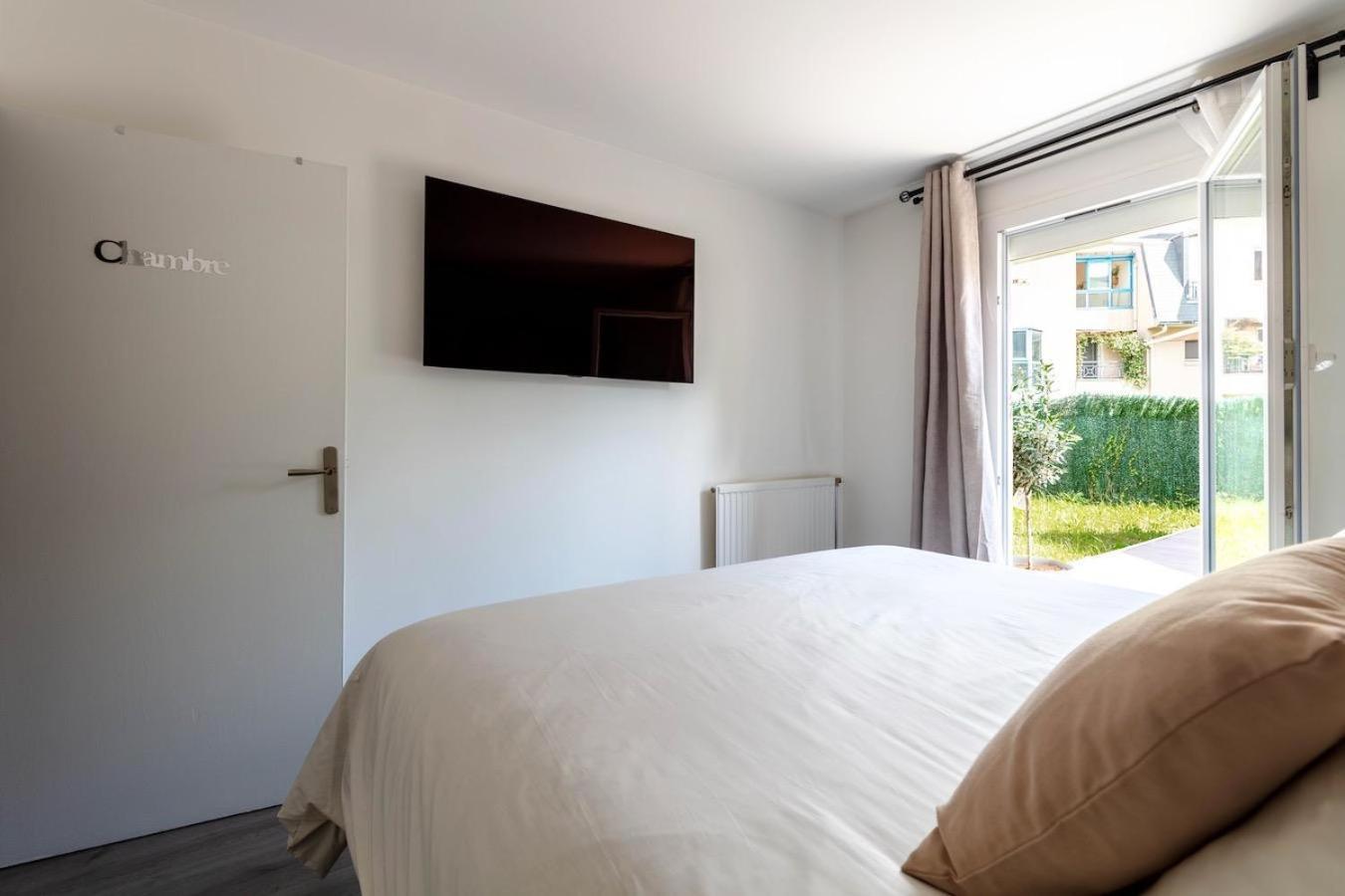 Charmant Refuge Avec Jardin, A 6 Minutes A Pied Du Metro Creteil L Echat-Lovely Retreat With Garden, Located A 6-Minute Walk From Creteil L Echat Metro Station エクステリア 写真